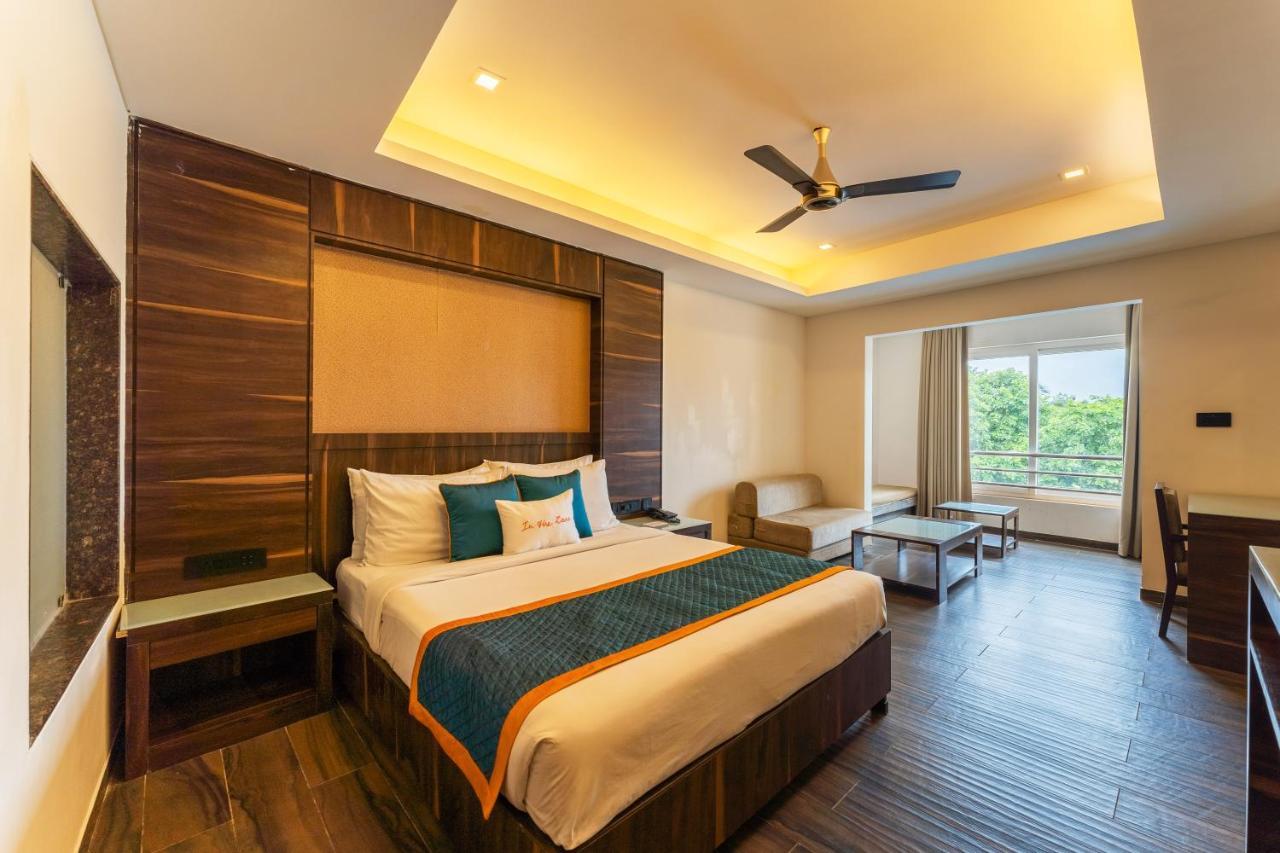 Zone Connect By The Park Parra Goa Hotell Anjuna Exteriör bild