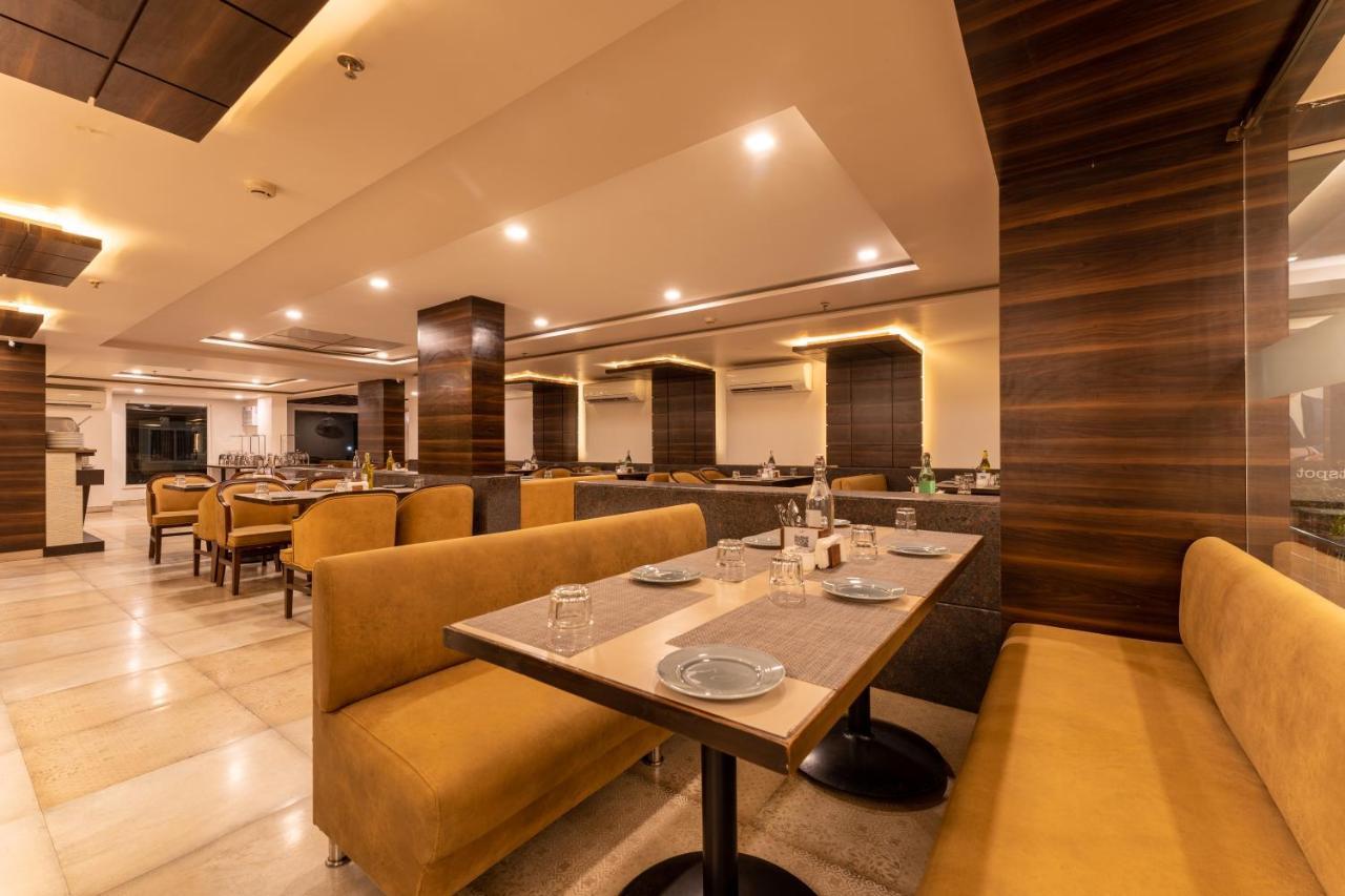 Zone Connect By The Park Parra Goa Hotell Anjuna Exteriör bild