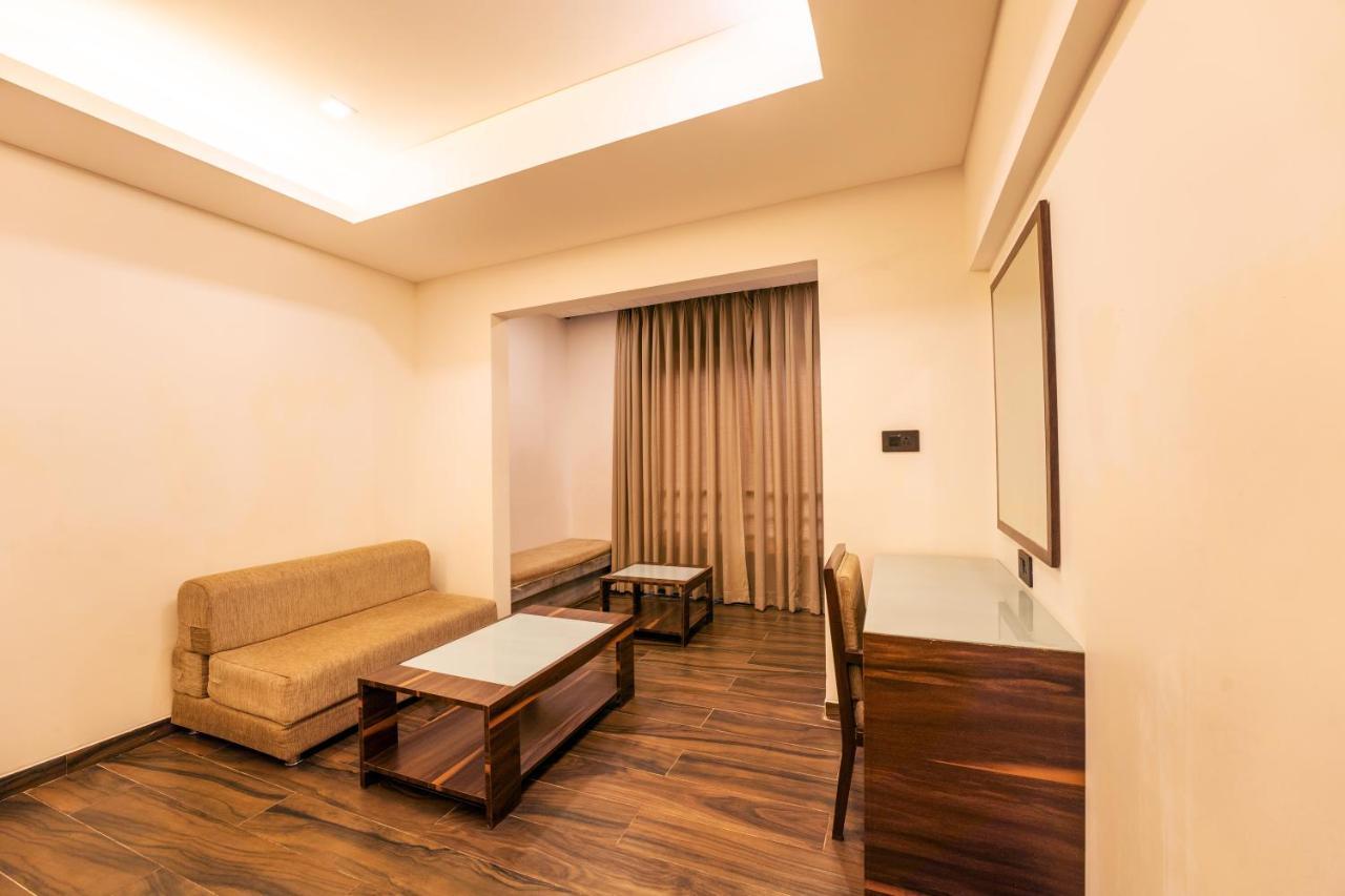 Zone Connect By The Park Parra Goa Hotell Anjuna Exteriör bild