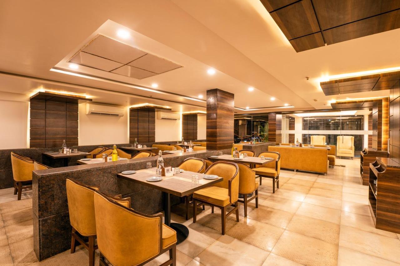 Zone Connect By The Park Parra Goa Hotell Anjuna Exteriör bild